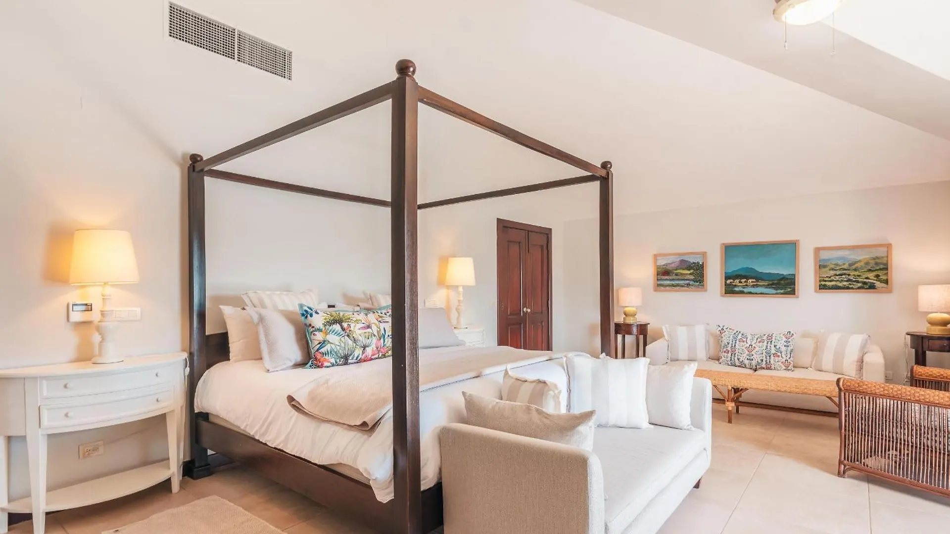 Seaside Bliss With Pool And Spectacular View Villa Las Minas
